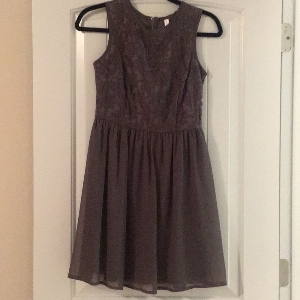 gray dress. excellent condition